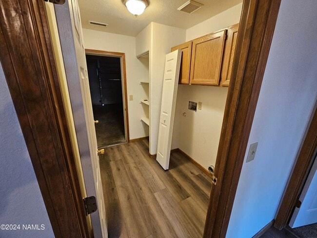Building Photo - 3643 S Cheryl Dr