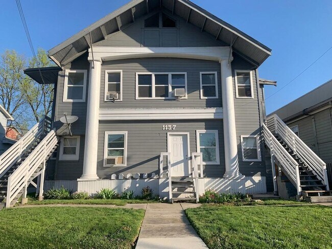 Building Photo - Downstairs 1BD/1BA Near San Antonio College – Easy Access, Central Location!