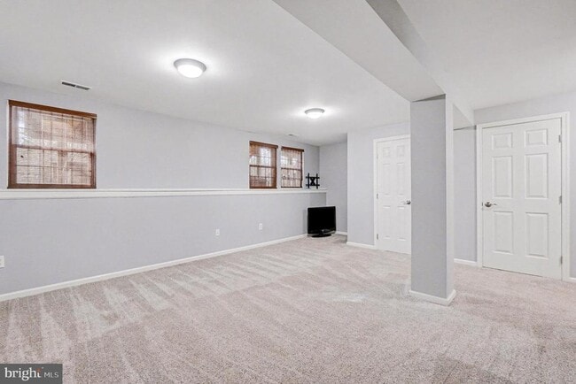 Building Photo - 107 Monet Cir