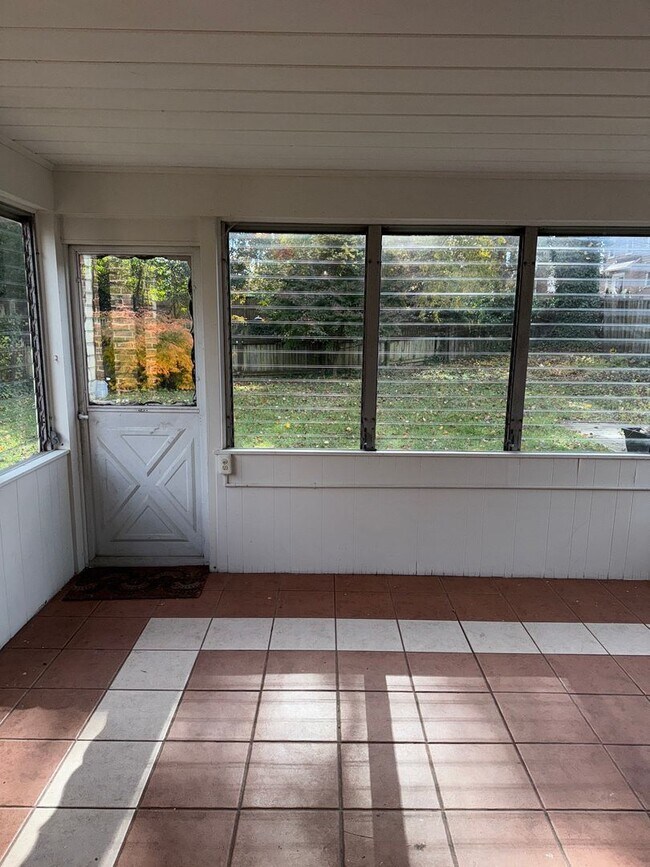 Building Photo - Charming 3-Bedroom Home in Silver Spring