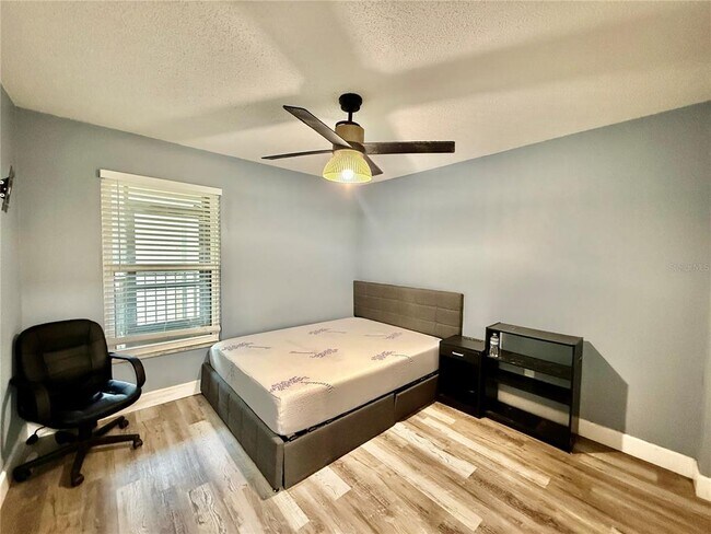 Building Photo - 3958 Dream Oak Pl