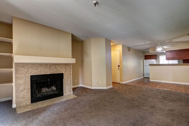 Building Photo - 2750 S Durango Dr