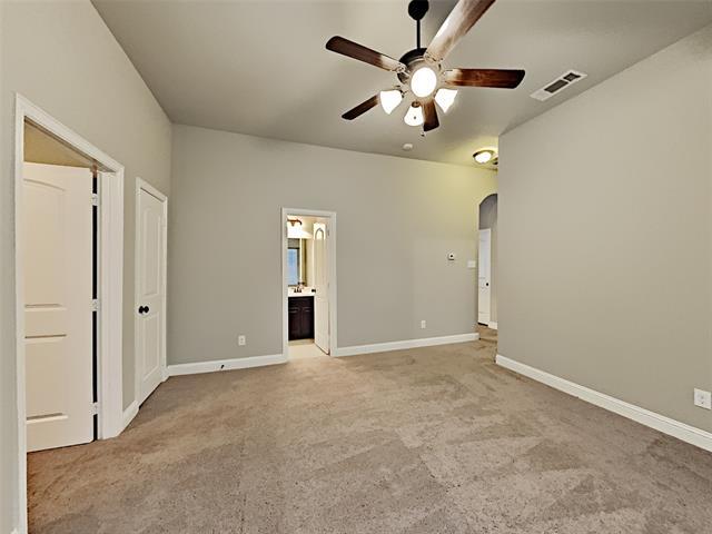 Building Photo - 900 McLynn Ct