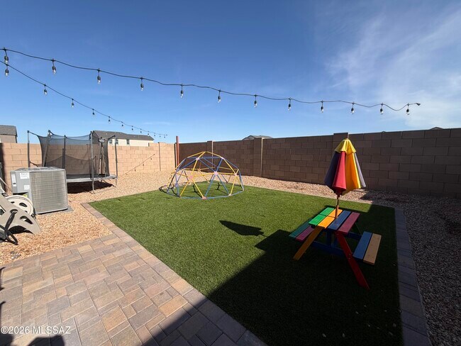 Building Photo - 10442 Guildford Ln