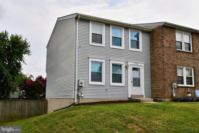 Building Photo - 1730 Heather Ln