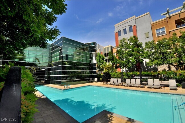 Building Photo - 38 E Serene Ave