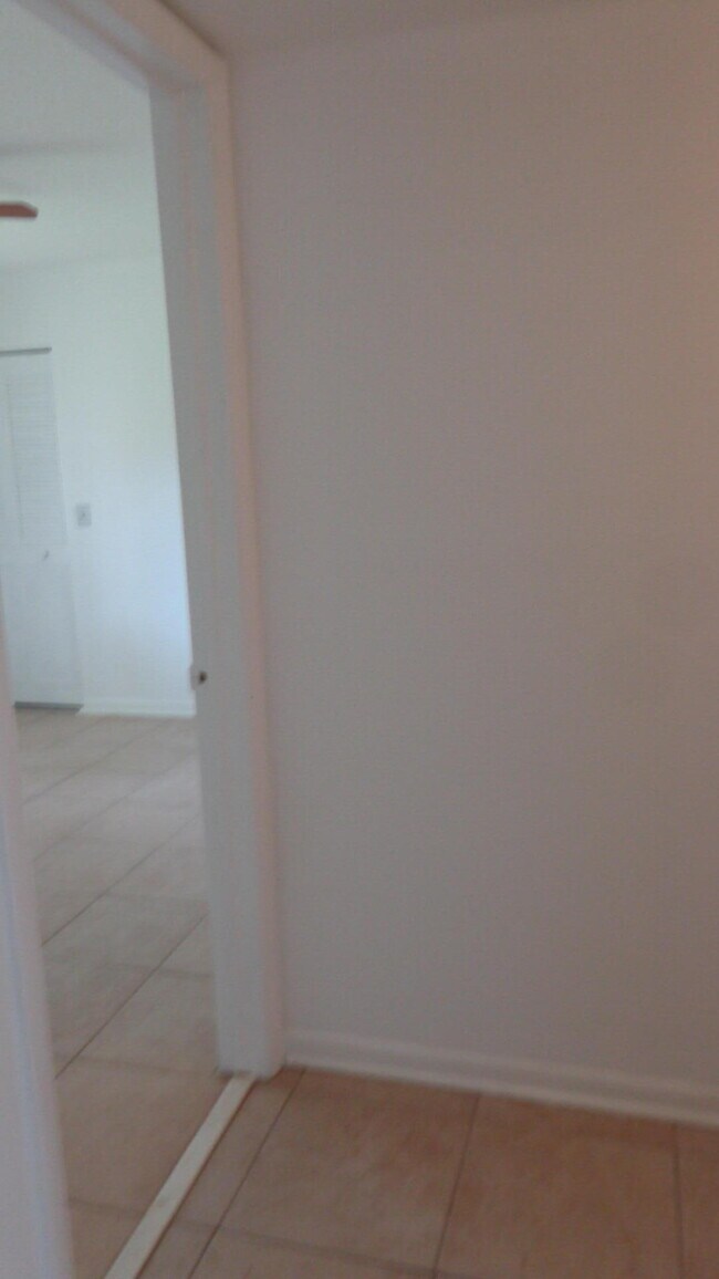 Building Photo - 5883 La Paseos Dr