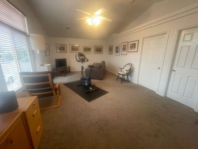 Building Photo - Furnished home available! Landscape maintenance included.