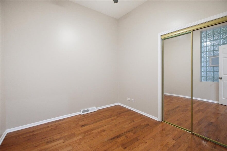 Building Photo - 1609 N Wood St