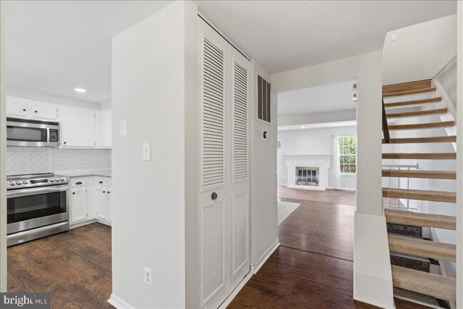 Building Photo - 1490 Autumn Ridge Cir