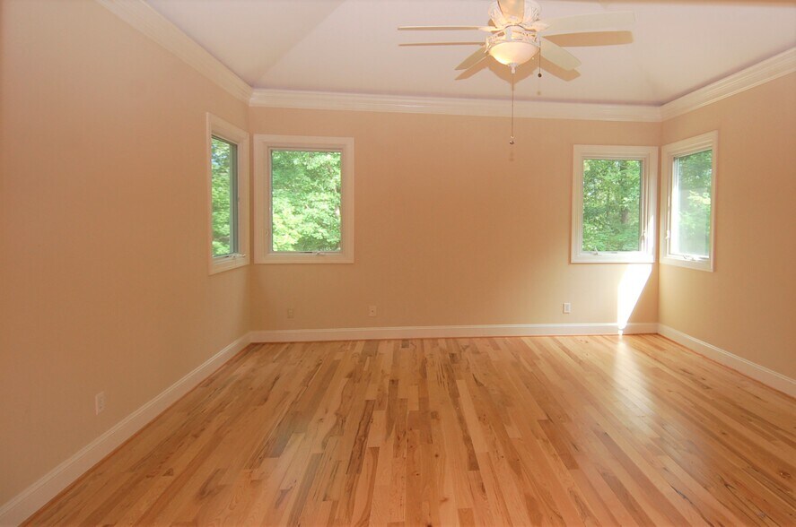 Primary Suite - 103 Withwyndle Ct