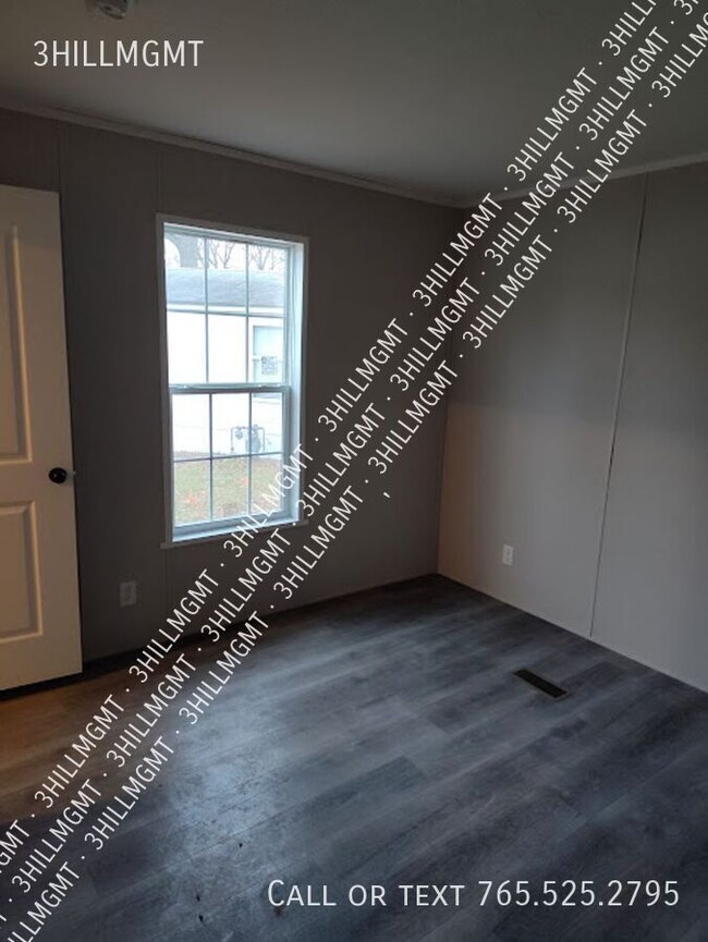 Building Photo - 5600 W Kilgore Ave