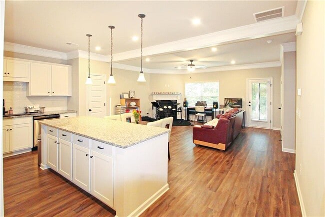 Building Photo - 2273 Buford Town Dr