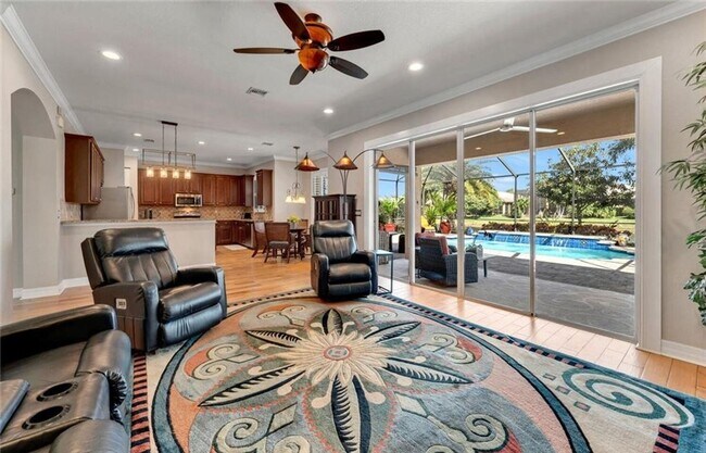 Building Photo - ***STUNNING FURNISHED/ UNFURNISHED ANNUAL*...