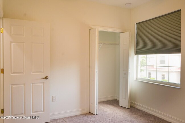 Building Photo - 1475 Isabella Dr