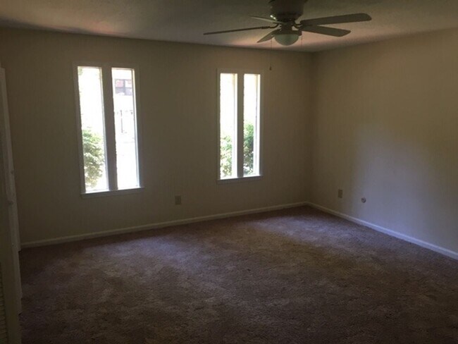 Building Photo - 1115 Briar Creek Rd