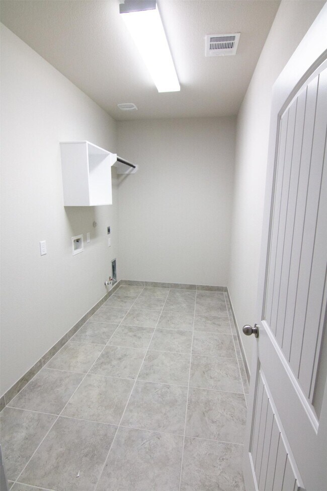 Building Photo - 618 Cypress Creek Ln