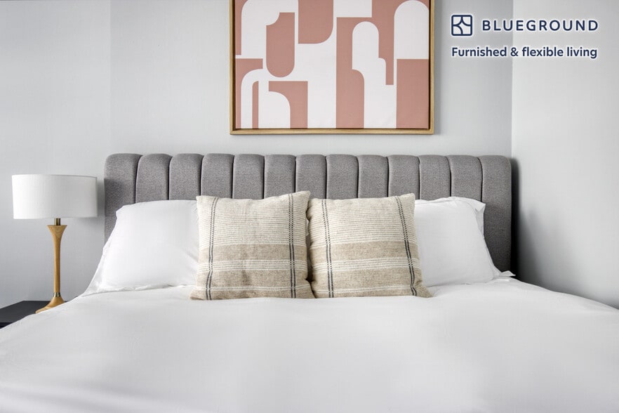 Building Photo - 445 E Ohio St