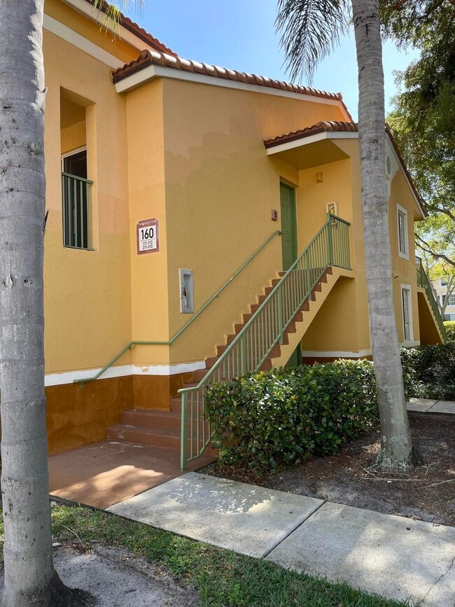 Building Photo - 160 Yacht Club Way