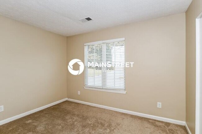 Building Photo - 3 Bedroom Pet-Friendly Home in Decatur, GA with Main Street Renewal