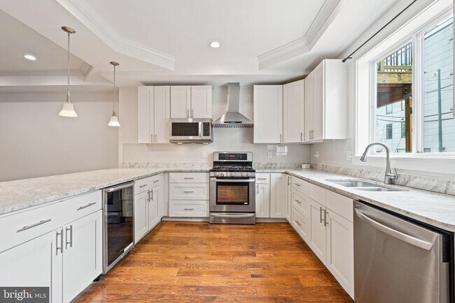 Building Photo - 1110 Orren St NE
