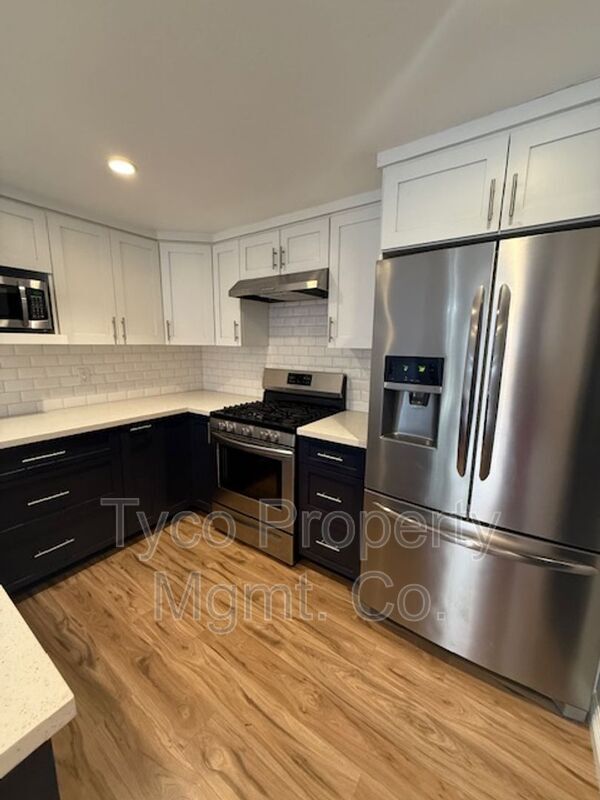 Building Photo - 1720 Melrose Ave