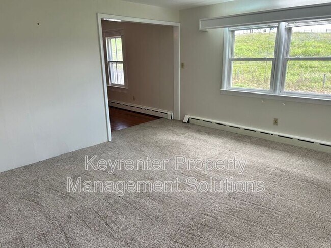 Building Photo - 209 Tanner Ln