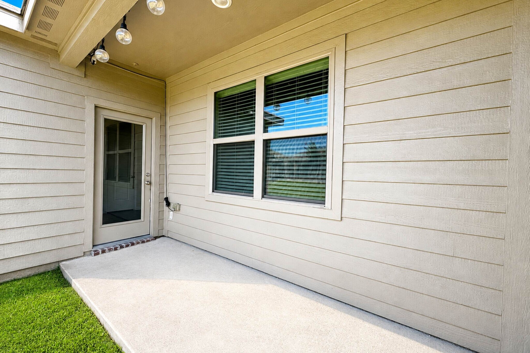 Building Photo - 1602 Kim Loan Dr