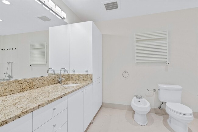 Building Photo - 25 Channel Center St