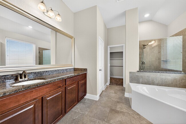 Building Photo - 19202 Presa Canyon Dr