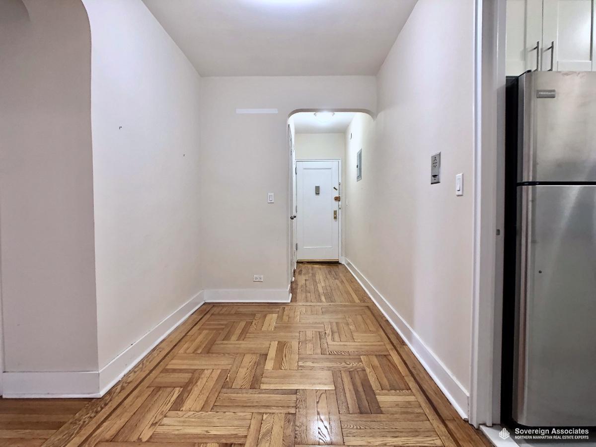 Building Photo - 100 Bennett Ave