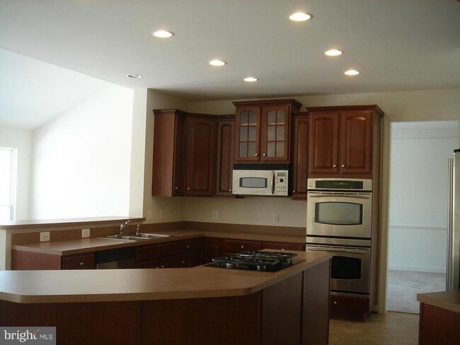 Building Photo - 11225 Suffolk Dr