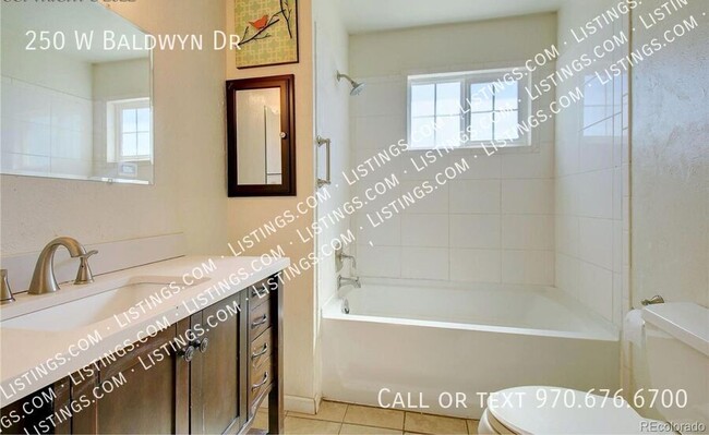 Building Photo - 250 W Baldwyn Dr