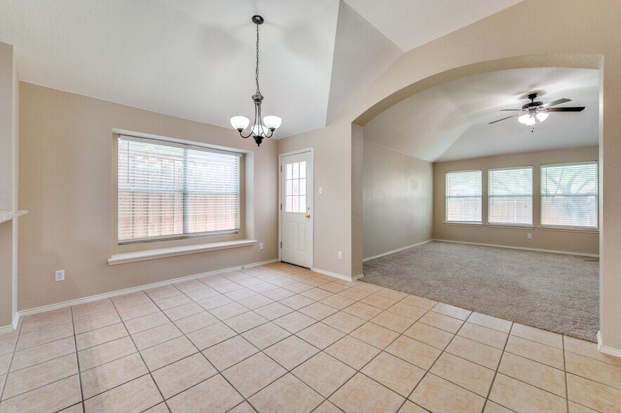 Building Photo - 1117 Red Hawk Dr