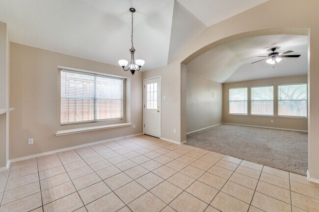 Building Photo - 1117 Red Hawk Dr