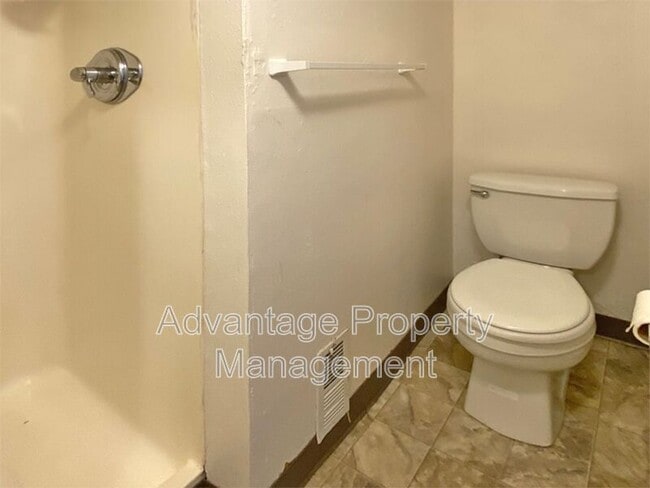 Building Photo - 240 NW 9th St