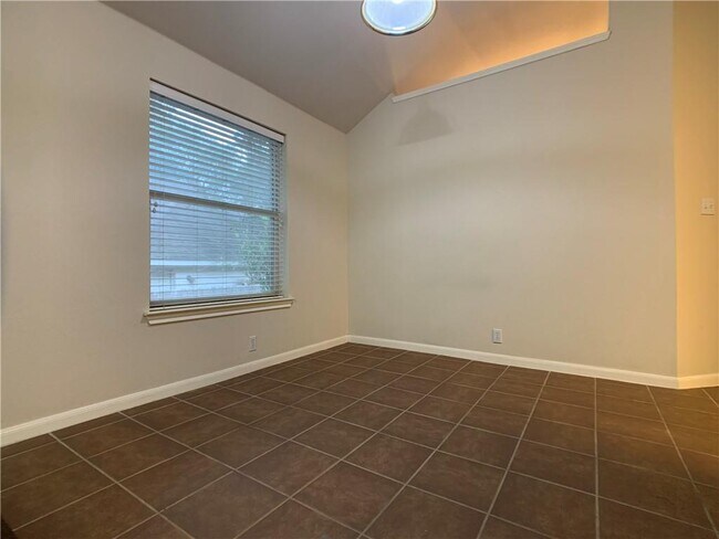Building Photo - 5726 Taylorcrest Dr