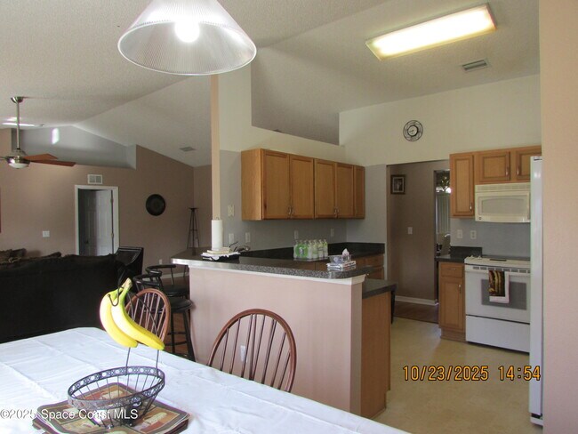 Building Photo - 534 White Plains Ave SW