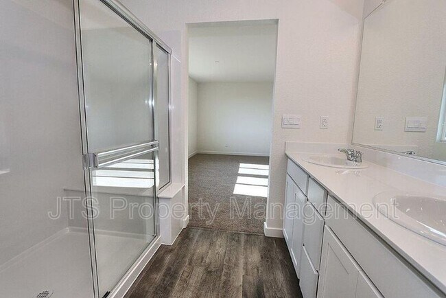 Building Photo - 716 Franklin St