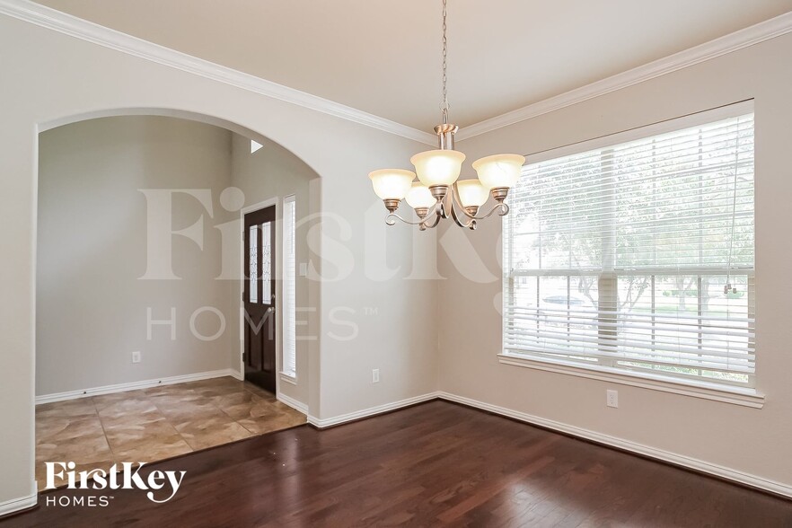 Building Photo - 24462 Sundance Spring Dr