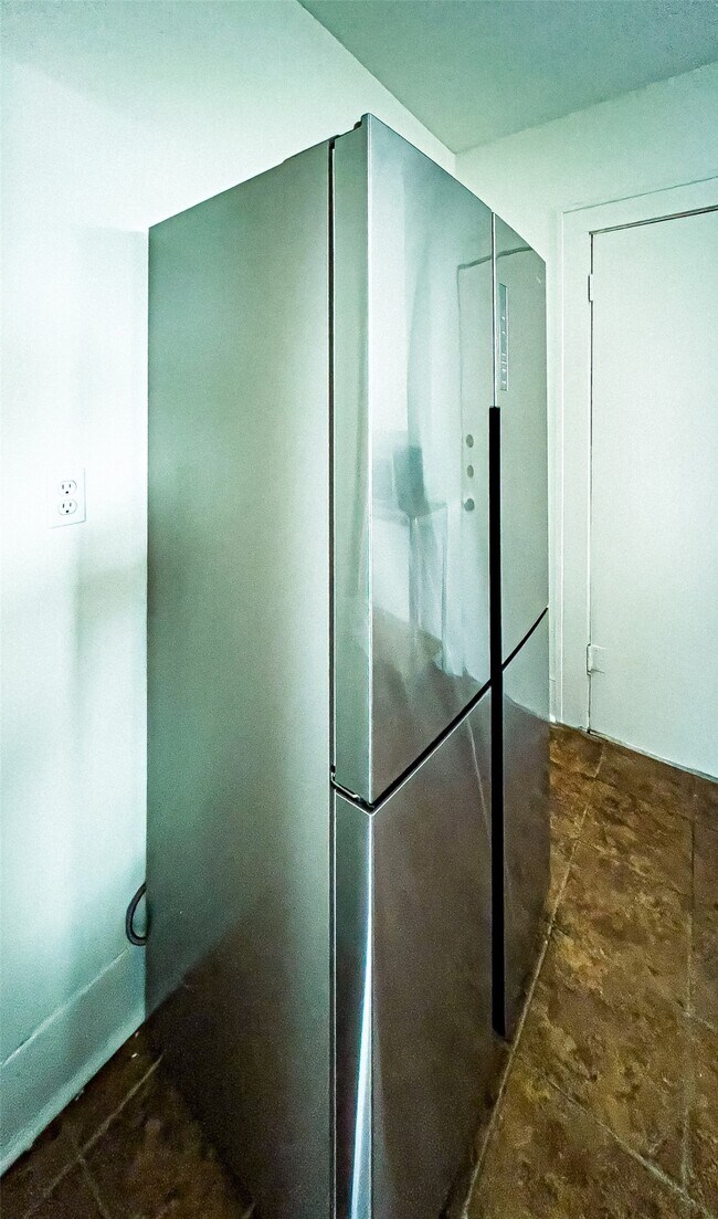 Building Photo - 1609 Kipling St