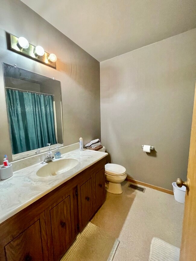 Building Photo - 76 W Washington St