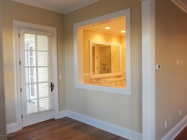 Building Photo - 1031 Oval Rd