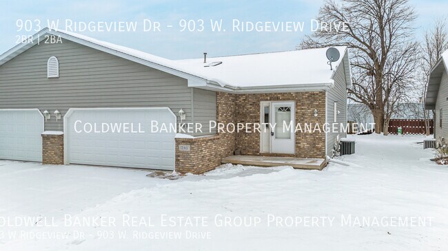 Primary Photo - 903 W Ridgeview Dr