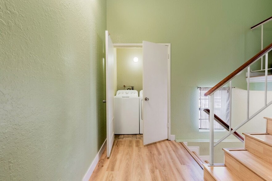 Building Photo - 9006 Stacie Ln