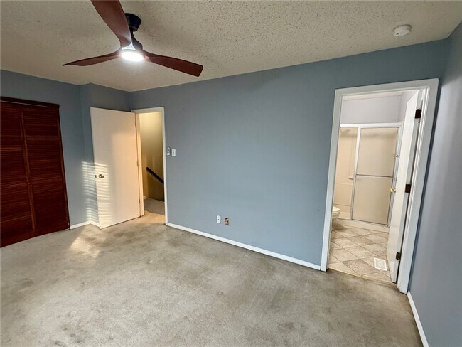 Building Photo - 895 Delray Dr