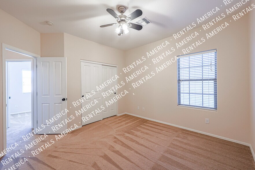 Building Photo - 16021 W Custer Ln