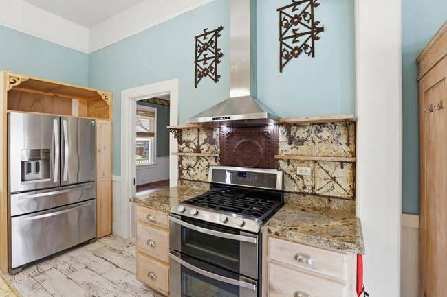 Building Photo - 482 South St