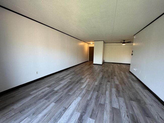 Building Photo - 1632 Forest Green Dr