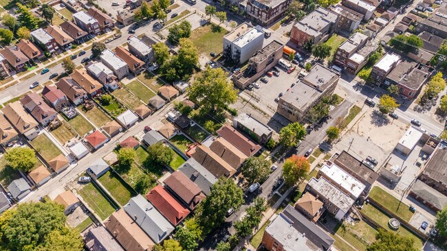 Building Photo - 7835 S Laflin St